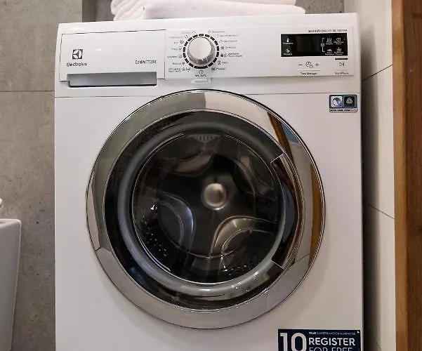 Jaktorowska Comfy By Bookinghost *